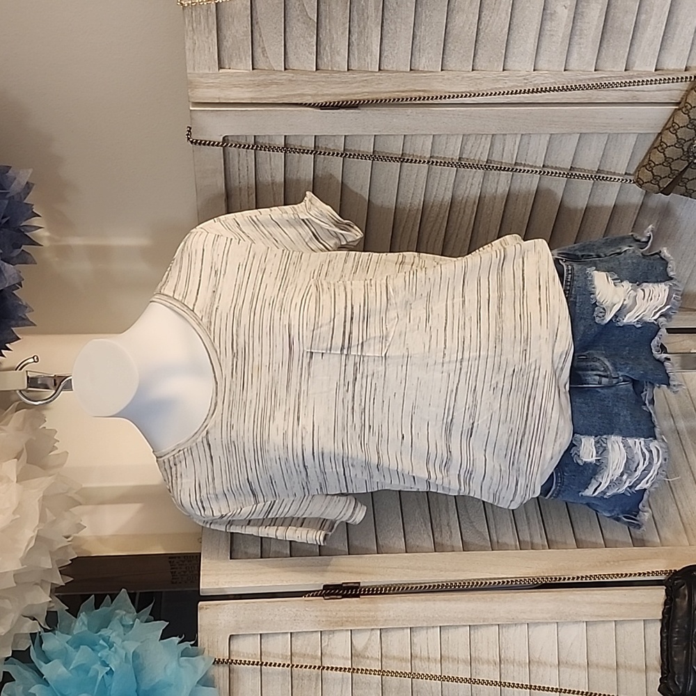 Forever 21 brand TSHIRT